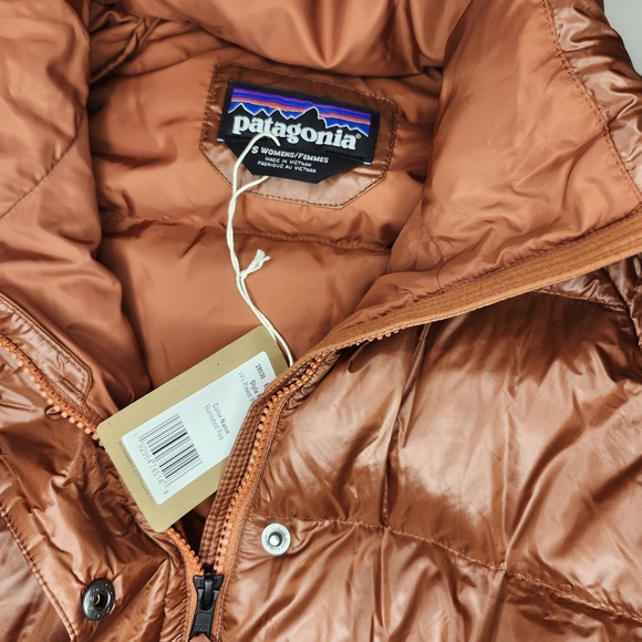 Womens' BNWT Patagonia Raven Rocks Puffer, Size Small, Burnished Red - Picture 4 of 6